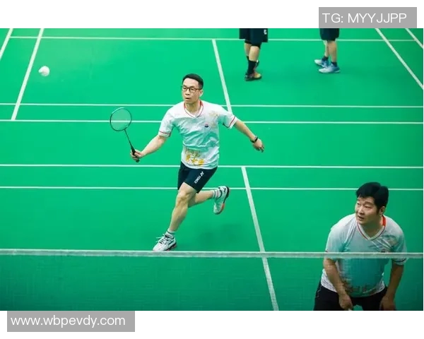 武汉羽毛球队的战术解析与深度剖析探索羽毛球竞技的魅力与挑战 武汉羽毛球队的战术解析与深度剖析探索羽毛球竞技的魅力与挑战