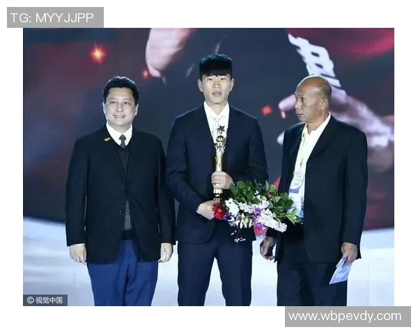 深圳东门足球明星玩偶引领潮流打造独特球迷文化新体验 深圳东门足球明星玩偶引领潮流打造独特球迷文化新体验