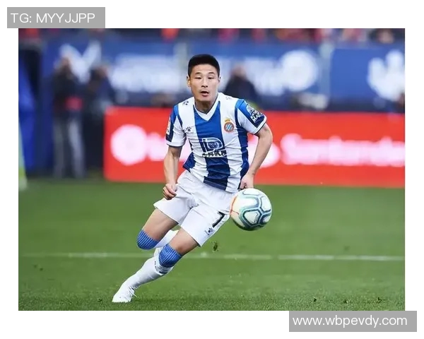 不同身高的足球明星如何在赛场上展现各自独特的风采与魅力 不同身高的足球明星如何在赛场上展现各自独特的风采与魅力