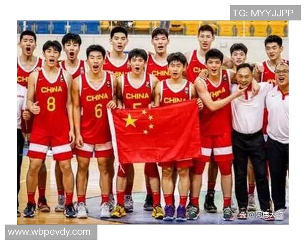 广州篮球队在世界杯积分榜中以54分稳居第一名展现强劲实力