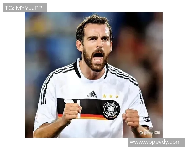 德国退役足球明星的生活现状与职业转型探讨 德国退役足球明星的生活现状与职业转型探讨