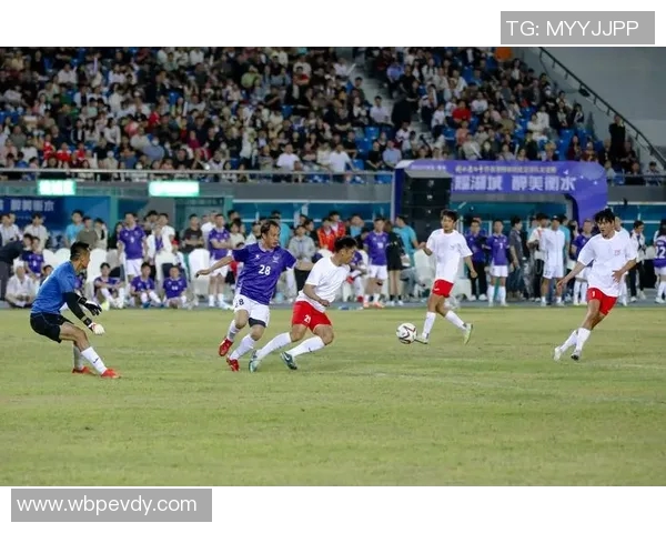 每天不训练的足球明星如何在赛场上保持巅峰状态与竞技水平的秘密揭秘 每天不训练的足球明星如何在赛场上保持巅峰状态与竞技水平的秘密揭秘