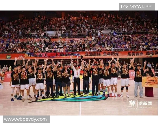 杭州篮球队转型之路的挑战与机遇全景探讨 杭州篮球队转型之路的挑战与机遇全景探讨