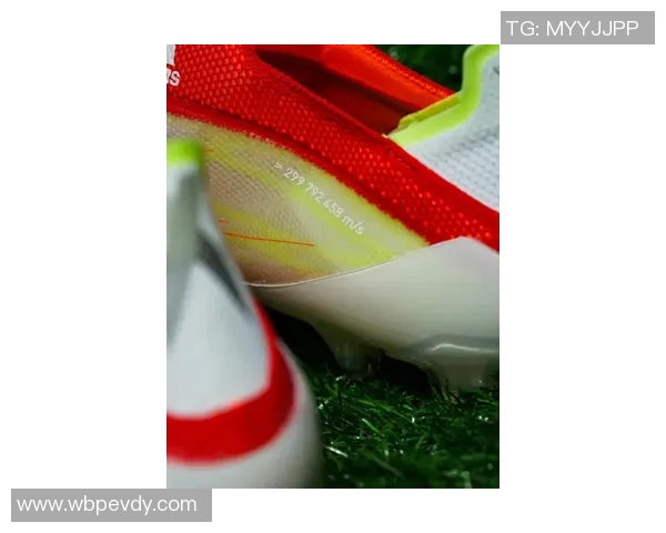 探索胡梅尔足球鞋的独特魅力与卓越性能助力球场表现